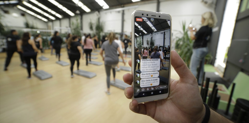 En Uruguay, un gimnasio les obsequia una guía de ejercicios a quienes entran a averiguar y no se inscriben
