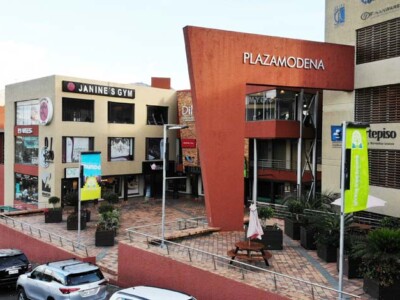 En Quito, Ecuador, los gimnasios siguen operando con aforo reducido