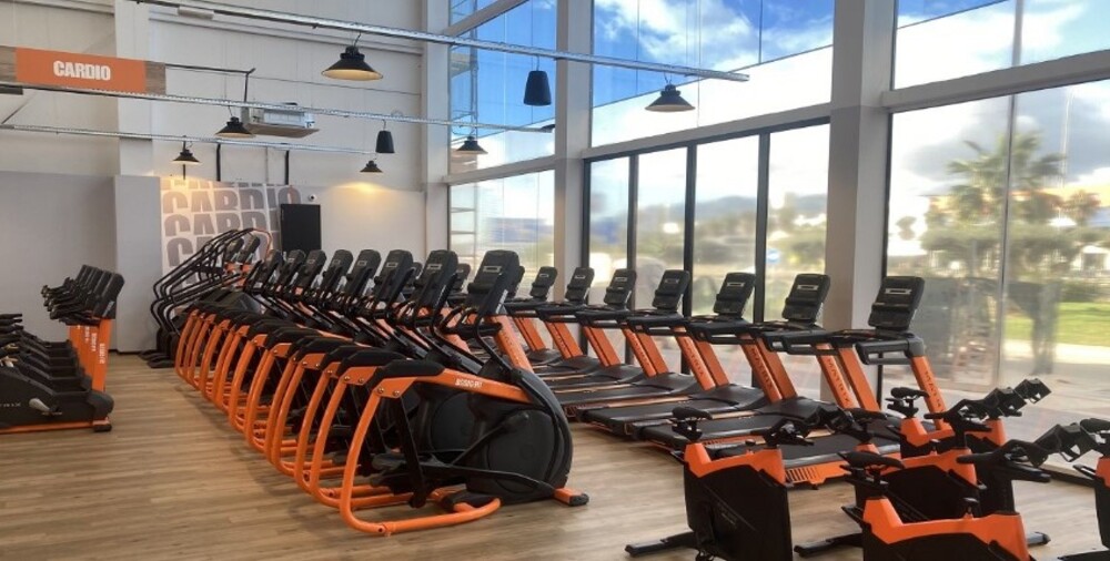 Basic Fit Complet El Rebranding De Dos Gimnasios McFit En Barcelona 