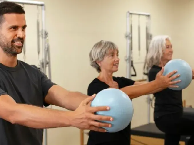 El Pilates reduce la ansiedad, la depresión y el estrés en adultos mayores