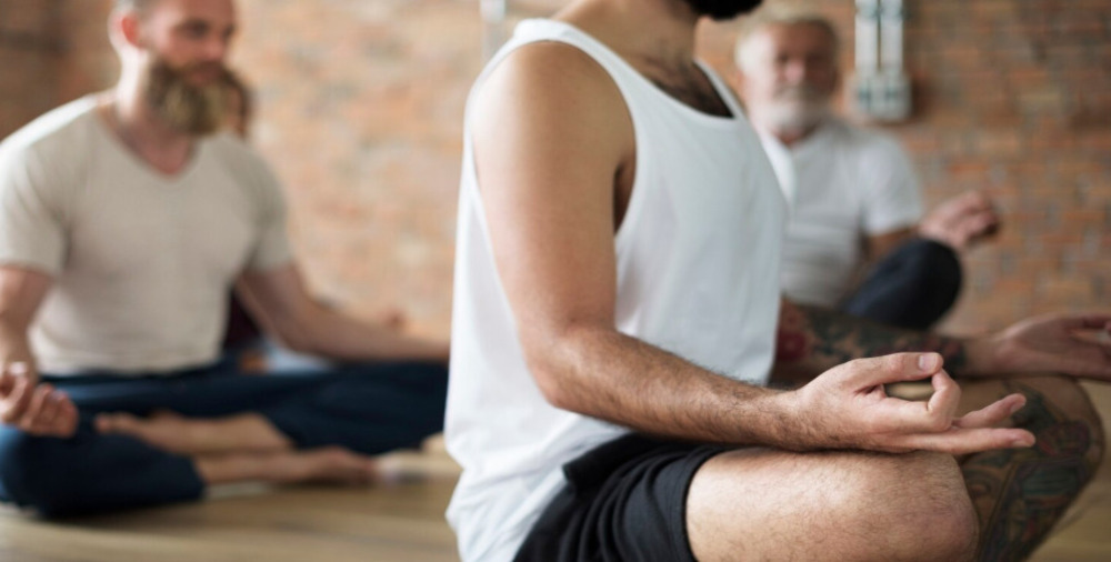 Practicar yoga intenso sería eficaz para mejorar el sueño