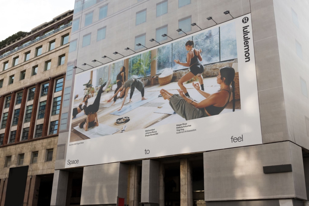 lululemon ofrecerá 50 mil plazas gratuitas para clases de yoga y Pilates