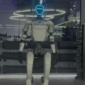 El gimnasio New Stadium incorpora un robot humanoide en Lanús Oeste, Buenos Aires