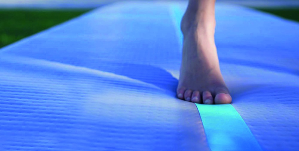AirTrack Gym amplía su equipamiento inflable profesional con podio y colchoneta