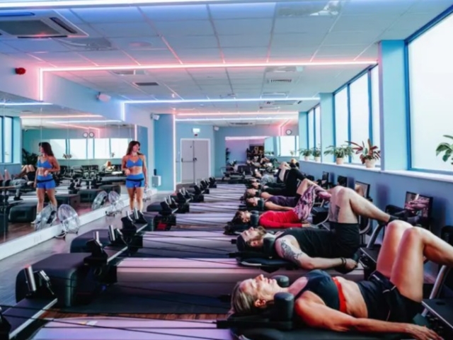 Freemotion equipa estudio de Reformer Pilates en Portsmouth, Reino Unido