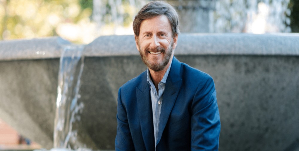 Mark Mastrov ingresará al Salón de la Fama de la HFA en 2027