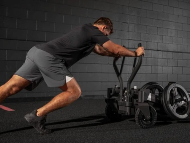 Torque Fitness se asocia con Adam Thielen y presenta el TANK SX